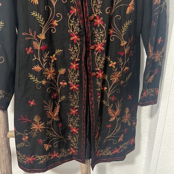 Silk land embroidery long blazer lightweight jacket, size M - Picture 2 of 5